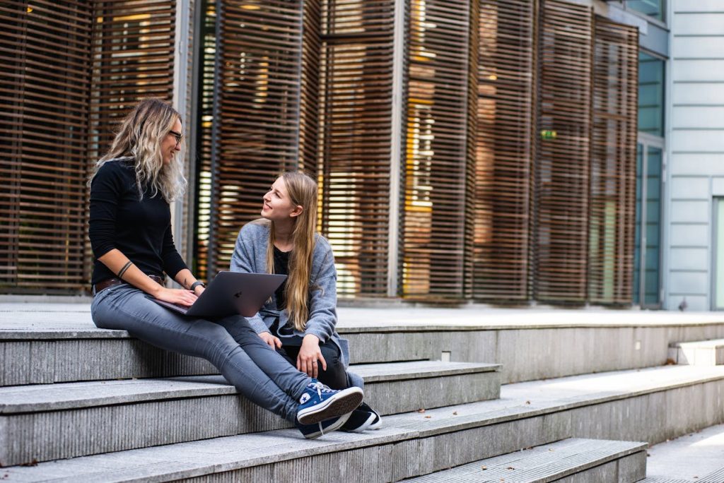 Estudiantes que realizan un Grado Universitario online